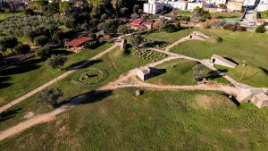 Scopri di più sull'articolo NOTIZIA AI VISITATORI: lavori alle porte delle tombe dipinte di Tarquinia